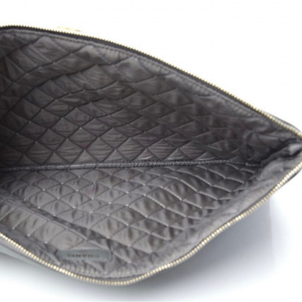 Chanel Boy Large grey O-case Clutch - Picture 5 of 11